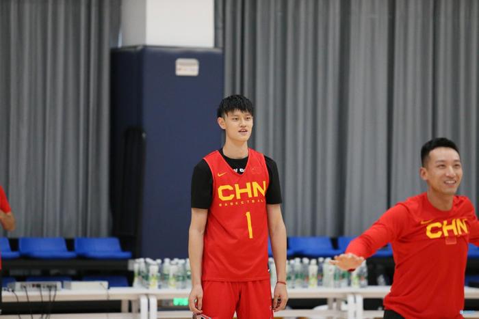 控卫如何通过视频学习提高技术水平_1
